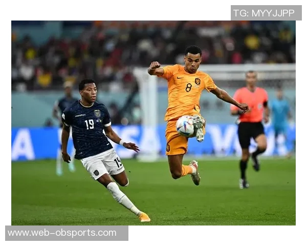 荷兰队官方推特发布海报热身世预赛对阵马耳他德容加克波等明星球员亮相