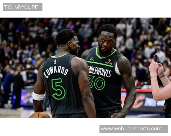 兰德尔表现平平14投仅5中贡献13分3篮板11助攻三分球命中率不佳